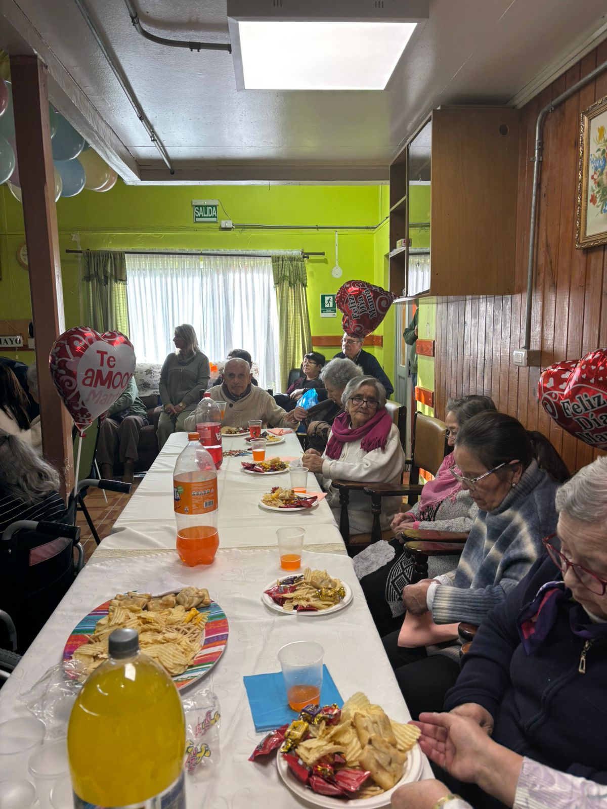 Emotiva celebración del Día de la Madre en el Hogar Villa Nazareth ...