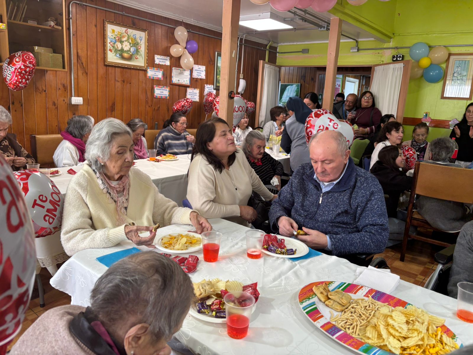Emotiva celebración del Día de la Madre en el Hogar Villa Nazareth ...